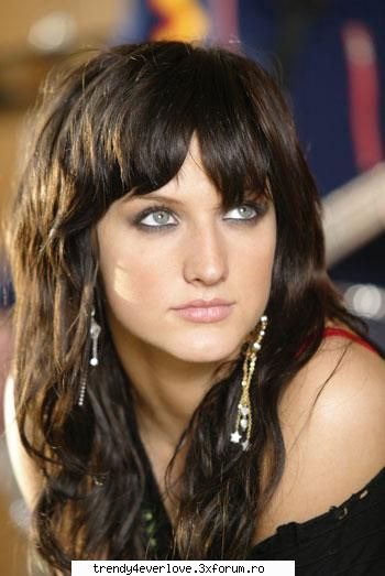 Ashlee Simpson... - VOUA VA PLACE??????eu o ador - Muzica