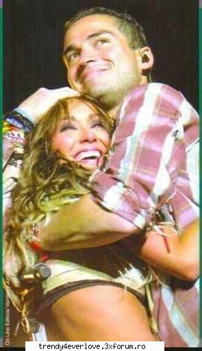 Be first - o poza cu anahi si ucker(sarut) - Anahi