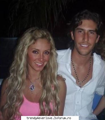 Be first - o poza cu Annie ,Dul si Rodrigo(exista poza ) - Anahi