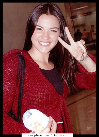 Be first - o poza k may din rbd,la familia - Maite