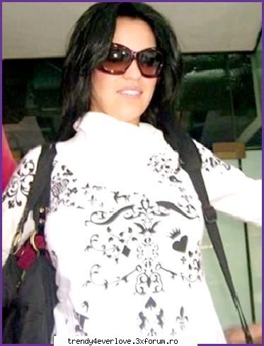 Be first - o poza k may k ochelari de soare - Maite