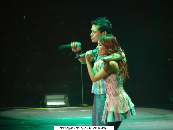 Be first - o poza k vondy din rebelde - Dulce