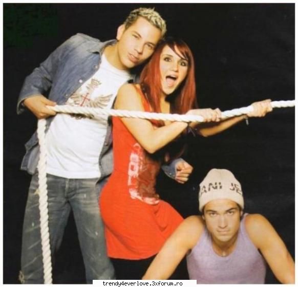 Be first - o poza k chris, poncho y may - Chris
