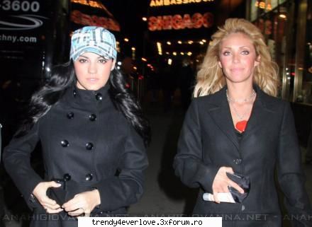 Be first - o poza k Any k o sapca pe cap - Anahi