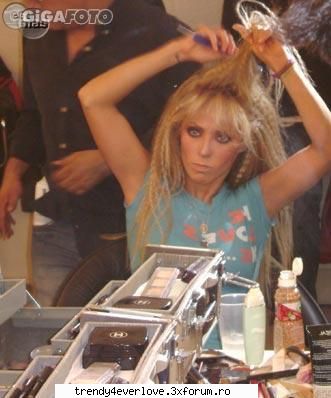 Be first - o poza cu Annie si o fana - Anahi
