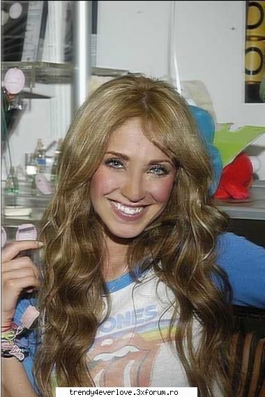 Galerie poze - my head is haunted - Anahi