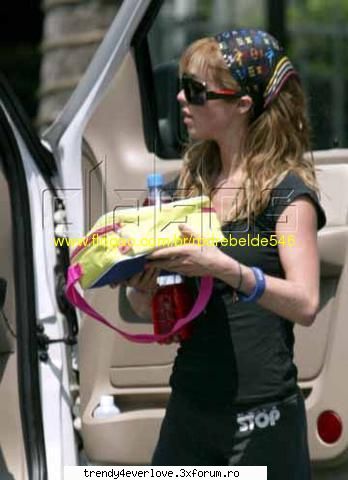 Galerie poze - my head is haunted - Anahi