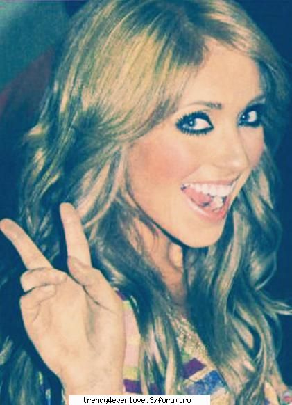 Galerie poze - my head is haunted - Anahi