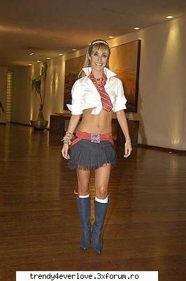 Galerie poze - MyHelloKitty - Anahi