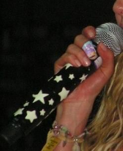 Microfonul lui Anahi - barkenita - Anahi