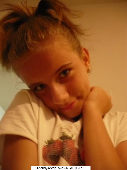 Poze k noi - ema esti ff sweet la fel si em` - Hy!