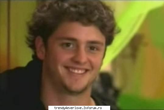 RBD-New Game - ucker : asa pari ! ( se face mai mic , o impinge - Cafenea