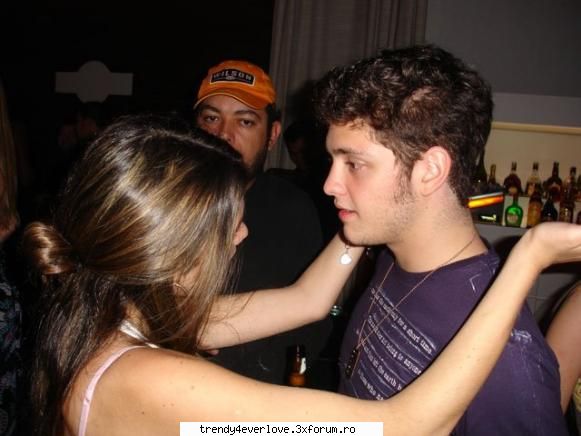 RBD-New Game - Ucker pleaca spre un club , o fane vine si'l - Cafenea