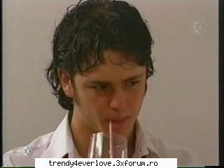 RBD la Familia[joc nou] - Ucker isi ia sucu si se uita prin club ! ( ia - Cafenea