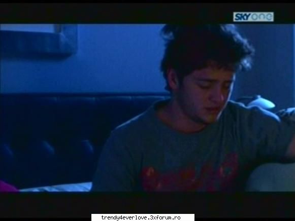 RBD la Familia[joc nou] - Ucker inta-n ap : sal ! ( se asz pe canapea ) - Cafenea