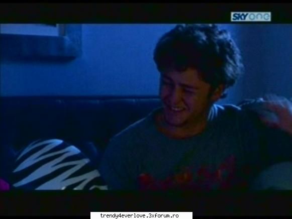 RBD la Familia[joc nou] - Ucker se pone-n pat se inv si se gandeste la cva - Cafenea