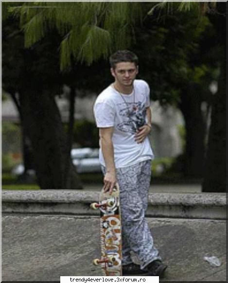 Tinuta zilei - skater boy :X:X:X:X:X :):D:) - Ucker