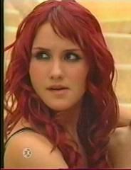 Un nou joc RBD la Familia... - Dul-Hmmm...sa zicem k bn...tu?!(cercetand tipa ) - Cafenea