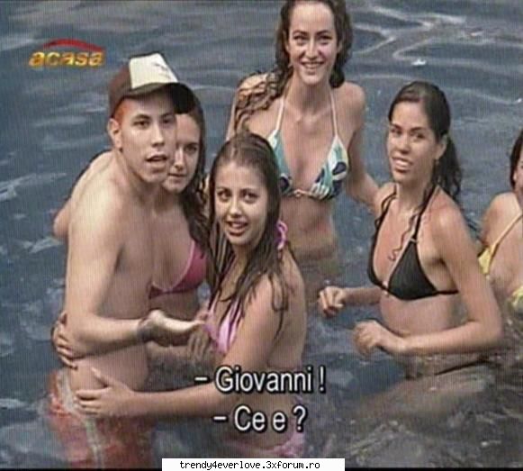 Un nou joc RBD la Familia... - chris -se la fetele din apa ... uite dul de aici - Cafenea