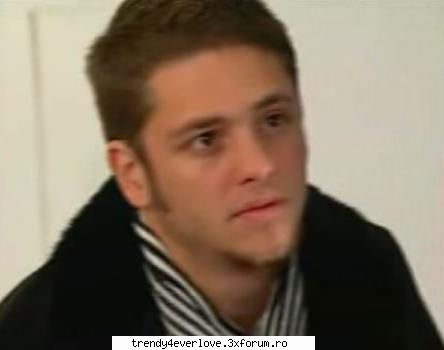 Un nou joc RBD la Familia... - Ucker ; ( iesind din camera lui cu gheata pe - Cafenea