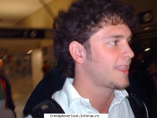 Un nou joc RBD la Familia... - Ucker : Salz ! LOme ( intrand in ap) In sf acasa - Cafenea