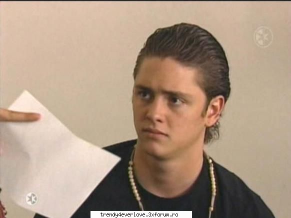 Un nou joc RBD la Familia... - Ucker : Normal ca mai tin la ea ... dar cand i-am - Cafenea
