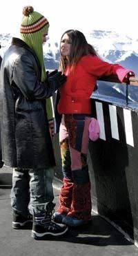 Un nou joc RBD la Familia... - poncho da cine doar nu eu - Cafenea