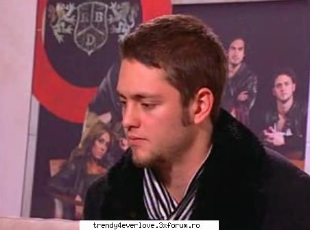 Un nou joc RBD la Familia... - Ucker : Ok ... nb .. ( ramand pe canapea - Cafenea