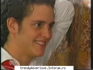 Un nou joc RBD la Familia... - chris:o da multumim ... pt asta dorm cu tn in - Cafenea