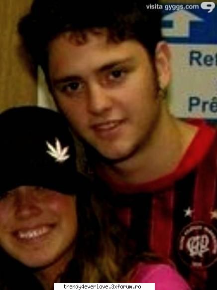 Un nou joc RBD la Familia... - Annie-Inseamna ca nu sunteti fanii rbd. asta e - Cafenea