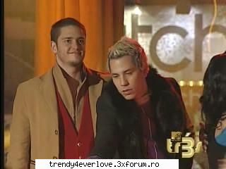 Un nou joc RBD la Familia... - Ucker ::D bn ... u ? :) - Cafenea
