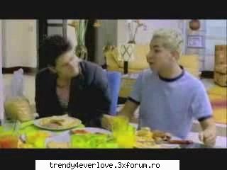 Un nou joc RBD la Familia... - Ucker : Numai tin minte ! cred c-ai visat ! n-am - Cafenea