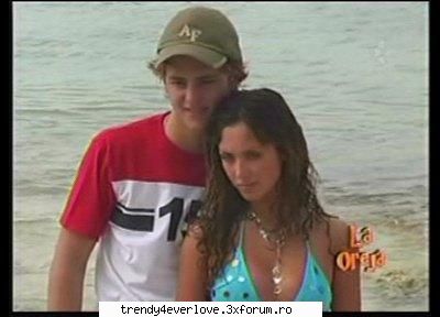 Un nou joc RBD la Familia... - Ucker : nu cred..... e in luna a7-a cum sa nasca ? - Cafenea