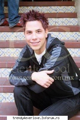 Un nou joc RBD la Familia... - chris:-stai ca nu vad adidasu ... gata ... bye - Cafenea