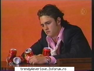 Un nou joc RBD la Familia... - Ucker : Una ? doua.............. da se pare ca - Cafenea