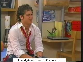 Un nou joc RBD la Familia... - Ucker : A meu nu-i ... cred ca-i al tau! - Cafenea