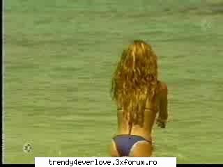 Un nou joc RBD la Familia... - annie- nu ma prinzi...(fugind in apa) axel- te - Cafenea