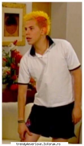 Un nou joc RBD la Familia... - chris:-annie gata poti sa iesi ... sunt imbracat - Cafenea
