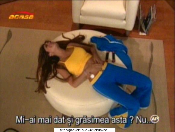 Un nou joc RBD la Familia... - annie- nu conteaza... hai la sport .. (isi pune - Cafenea