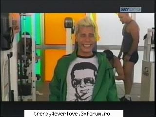 Un nou joc RBD la Familia... - chris:-cn eu?nimic important ma chinui sa ridic - Cafenea