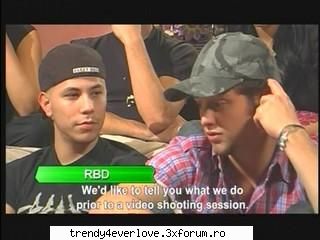 Un nou joc RBD la Familia... - Ucker : mmm... bere :D si cva de papat! chris -i - Cafenea