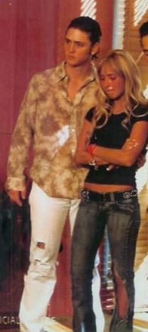 Un nou joc RBD la Familia... - Ucker : Mdeah ... si eu te iubesc hermanita - Cafenea